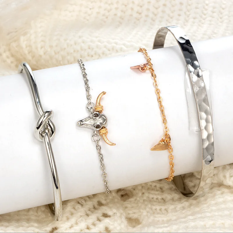 Ubuhle 4Pcs/Set Bohemian Gold Heart Charm Bracelets for Women Girls Fashion Punk Ox Horn Geometric Bracelet Friendship Jewelry
Ubuhle 4Pcs/Set Bohemian Gold Heart Charm Bracelets for Women Girls Fashion Punk Ox Horn Geometric Bracelet Friendship Jewelry