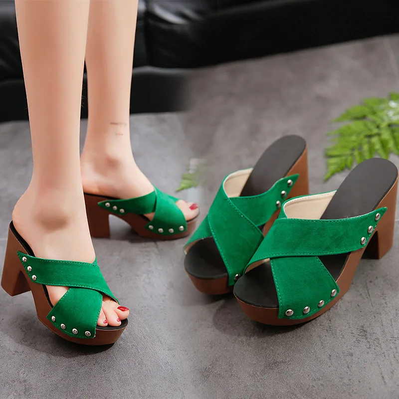 Women's Slippers Fish Mouth Word Rivet Cross Strap High Heel Thick With Thick Platform Waterproof Platform Roman Sandals
Women's Slippers Fish Mouth Word Rivet Cross Strap High Heel Thick With Thick Platform Waterproof Platform Roman Sandals