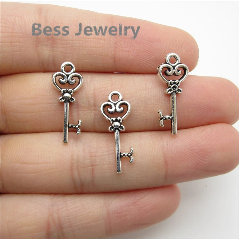 100pcs(21*8mm) Antique Silver key Charm fit for pandora style Bracelets Necklace Pendant DIY Metal Jewelry Making
100pcs(21*8mm) Antique Silver key Charm fit for pandora style Bracelets Necklace Pendant DIY Metal Jewelry Making