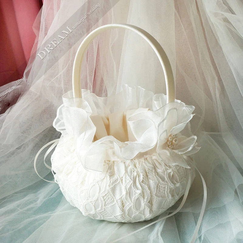 Top Quality Wedding Decoration Flower Girl Basket Chic Satin Flowers Lace Pearl Flower Baskets For Wedding Party Decoration
Top Quality Wedding Decoration Flower Girl Basket Chic Satin Flowers Lace Pearl Flower Baskets For Wedding Party Decoration