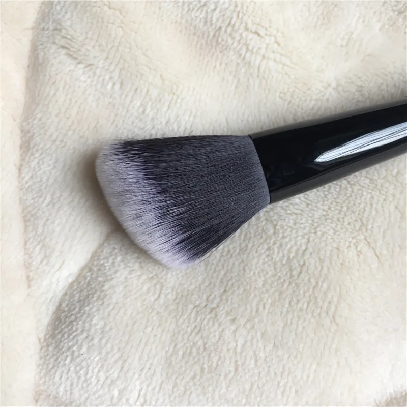 KVD SHADE LIGHT CONTOUR BRUSH _ 5