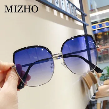 MIZHO Blue UV400 Luxury Brand Design Metal Sunglasses Women Oversized Gradient Red Lens Square Vintage Ladies Sun glasses Clear
MIZHO Blue UV400 Luxury Brand Design Metal Sunglasses Women Oversized Gradient Red Lens Square Vintage Ladies Sun glasses Clear