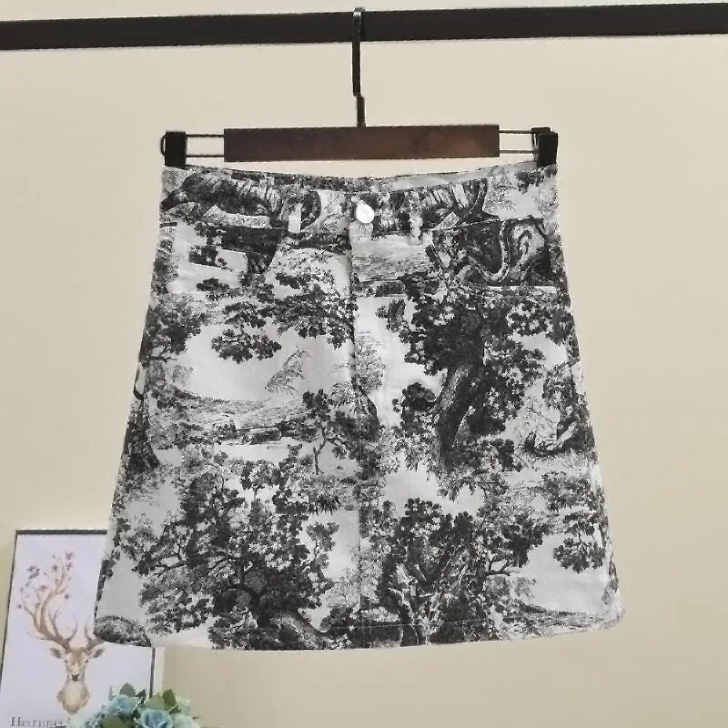Luxury Brand Style A-Line Women Mini Skirt 2019 New Tiger Print Women Summer Designer Skirt Female Causal Short Skirt
Luxury Brand Style A-Line Women Mini Skirt 2019 New Tiger Print Women Summer Designer Skirt Female Causal Short Skirt