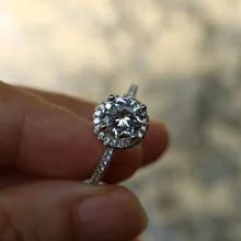 Fashion vintage Rings for women Rrendy retro Zircon tiny Stone Ring Classic rhinestone filled Finger Rings girl female gift
Fashion vintage Rings for women Rrendy retro Zircon tiny Stone Ring Classic rhinestone filled Finger Rings girl female gift