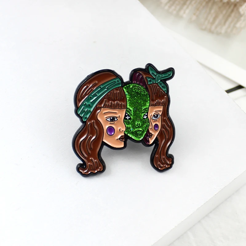 

Creative Twin Girls Alien Brooch Green Horror Mask Ghost Girl Skull Enamel Pin Leather Backpack New Gothic Badge Punk Gifts