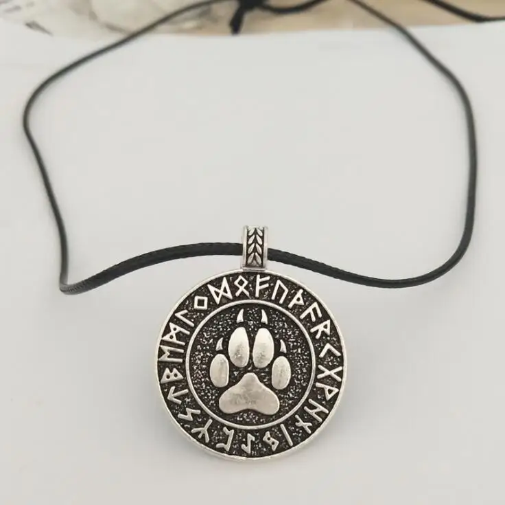 High Quality 1pcs Nordic Vikings Bear Print Amulet Pendant Necklace The Norse Bear Print RUNE PENDANT Necklace Nordic Talisman
High Quality 1pcs Nordic Vikings Bear Print Amulet Pendant Necklace The Norse Bear Print RUNE PENDANT Necklace Nordic Talisman