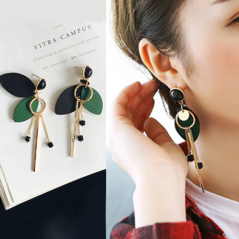 Korean temperament long pendant female simple wood earrings wild tassel ear jewelry Earings Fashion Jewelry 2018
Korean temperament long pendant female simple wood earrings wild tassel ear jewelry Earings Fashion Jewelry 2018
