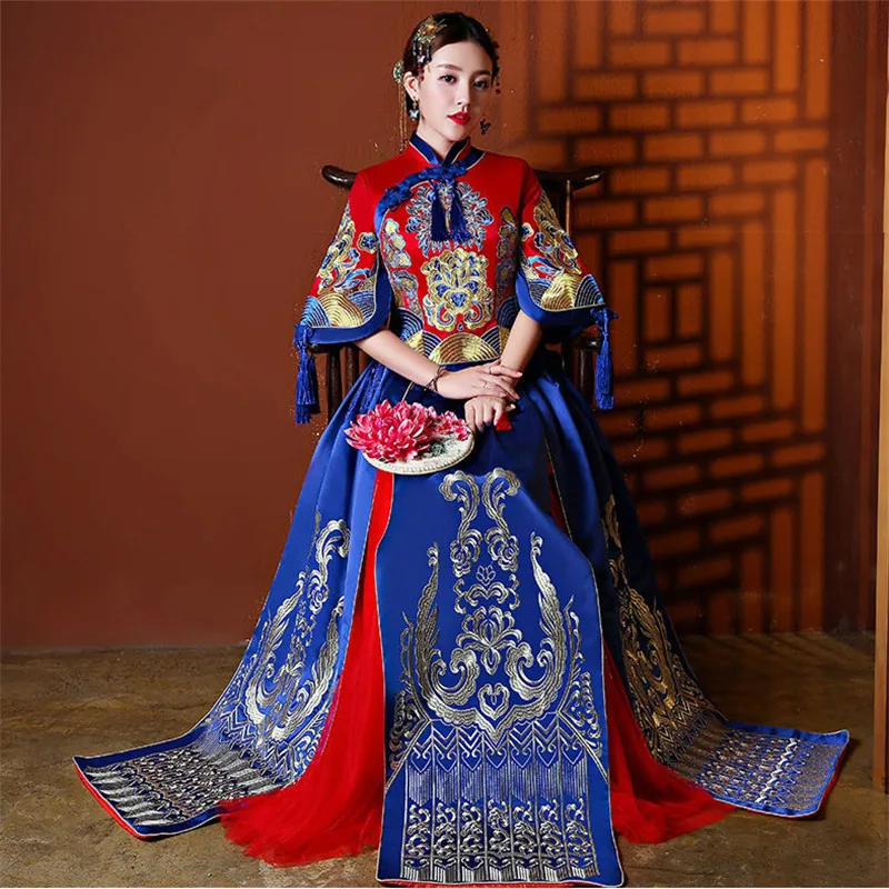 Oriental Chinese Women Embroidery Flower Qipao Asian Bride Wedding Dress Gown Elegant Stage Show Clothing New Satin Cheongsam
Oriental Chinese Women Embroidery Flower Qipao Asian Bride Wedding Dress Gown Elegant Stage Show Clothing New Satin Cheongsam