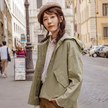 Chaqueta con capucha de cuello vuelto asimétrico con Dos bolsillos grandes estilo básico corto para mujer(China)