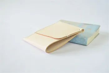 ALAVCHNV pure hand a card bit simple change purse head layer of leather retro card package B13
ALAVCHNV pure hand a card bit simple change purse head layer of leather retro card package B13