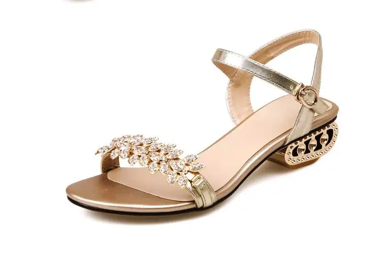 Sexy fashion Bling Rhinestone Embellished Peep Toe Sandals Cup mid Heels Women Genuine Leather Crystal Princess Beauty Sandals
Sexy fashion Bling Rhinestone Embellished Peep Toe Sandals Cup mid Heels Women Genuine Leather Crystal Princess Beauty Sandals