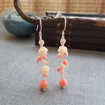 Korean sweet temperament White Rose Pink Earrings long fringe earrings earrings retro fashion female anti allergy
Korean sweet temperament White Rose Pink Earrings long fringe earrings earrings retro fashion female anti allergy