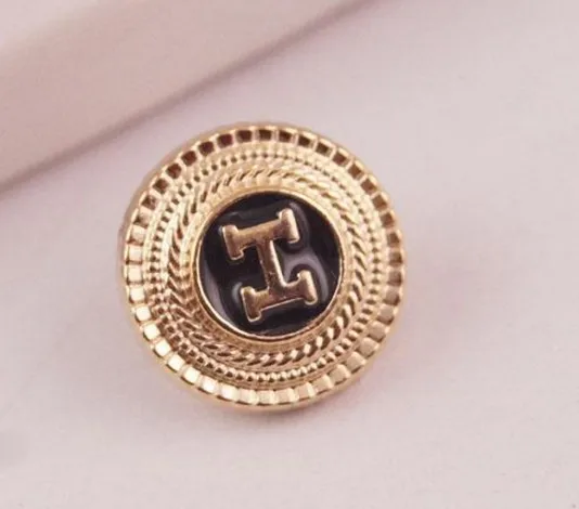 Wholesale 10 pieces New style Metal fashion H gold Drip oil jacket Overcoat Shirt Cotton coat Button size 12mm Free shipping
Wholesale 10 pieces New style Metal fashion H gold Drip oil jacket Overcoat Shirt Cotton coat Button size 12mm Free shipping