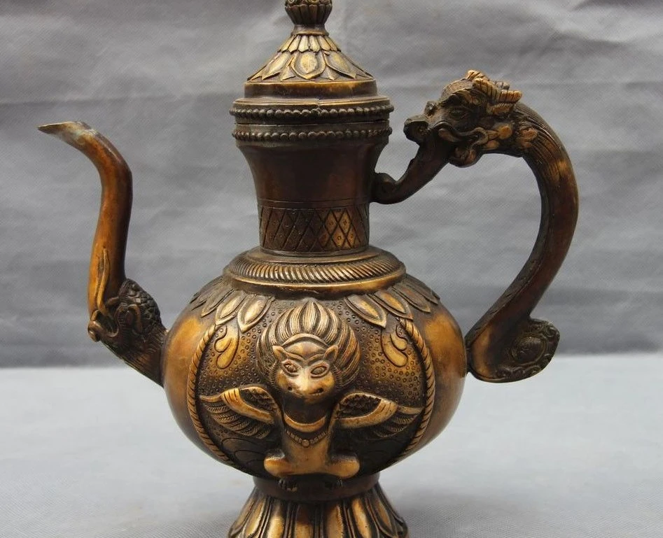 China Pure Bronze Copper Carved Statue Garuda Bird Palace Wine Pot Teapot Flagon
China Pure Bronze Copper Carved Statue Garuda Bird Palace Wine Pot Teapot Flagon