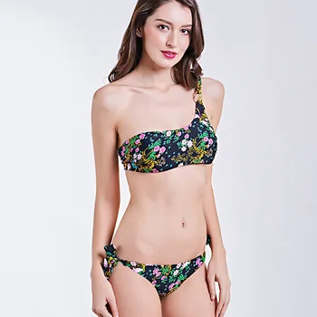 18017 Sexy Bikini Set Women Swimsuit Swimwear One Shoulder Bandage Low Waist Swimsuit Beach Bathing Suit Push Up Brazilian 2018
18017 Sexy Bikini Set Women Swimsuit Swimwear One Shoulder Bandage Low Waist Swimsuit Beach Bathing Suit Push Up Brazilian 2018