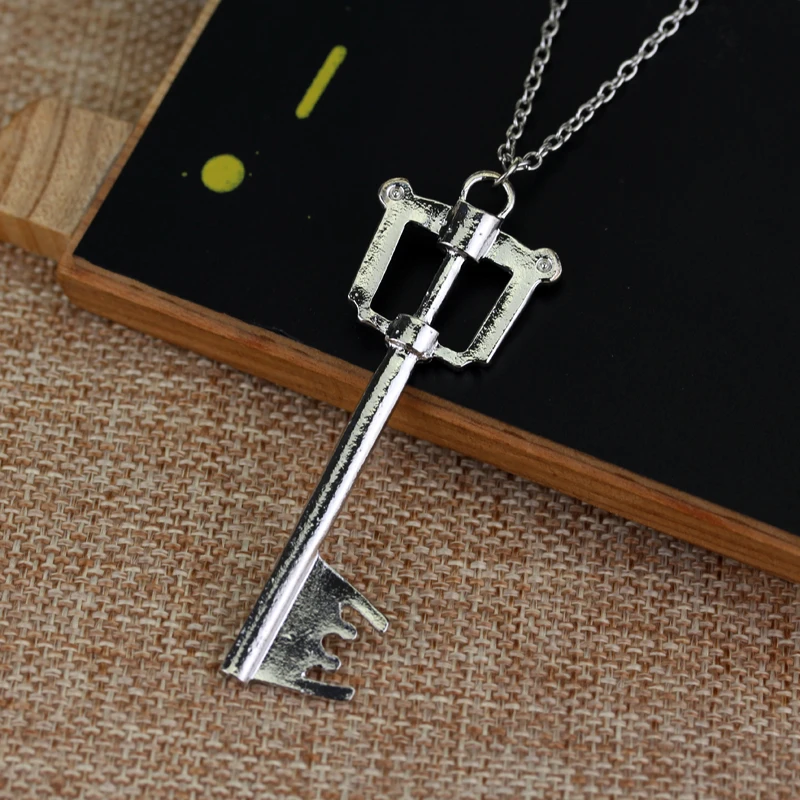 Game Jewelry Kingdom Hearts Silver Royal Crown Pendant Necklace Fashion Key Chain Necklace For Women Men sieraden
Game Jewelry Kingdom Hearts Silver Royal Crown Pendant Necklace Fashion Key Chain Necklace For Women Men sieraden