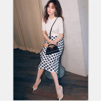 Runway Designer Set 2019 High Quality Women Suits Short Sleeves Knitting Top + Printed Skirt Two-piece Clothing Sets NP0403J
Runway Designer Set 2019 High Quality Women Suits Short Sleeves Knitting Top + Printed Skirt Two-piece Clothing Sets NP0403J