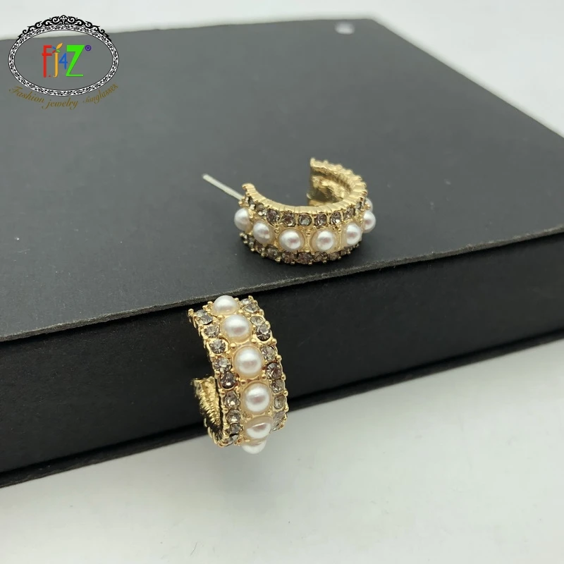 F.J4Z Hot Fashion Hoop Earrings for Women Luxurious Shinning Crystal Simulated Earring Allergy free Woman Earrings Jewelry
F.J4Z Hot Fashion Hoop Earrings for Women Luxurious Shinning Crystal Simulated Earring Allergy free Woman Earrings Jewelry