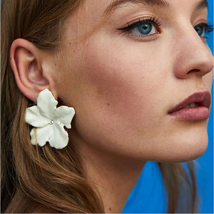 

Junlead Charm Fashion Flower Cheap Wholesale Statement Earrings Bohemian Holiday Jewelry New Cute Drop Earrings For Women
