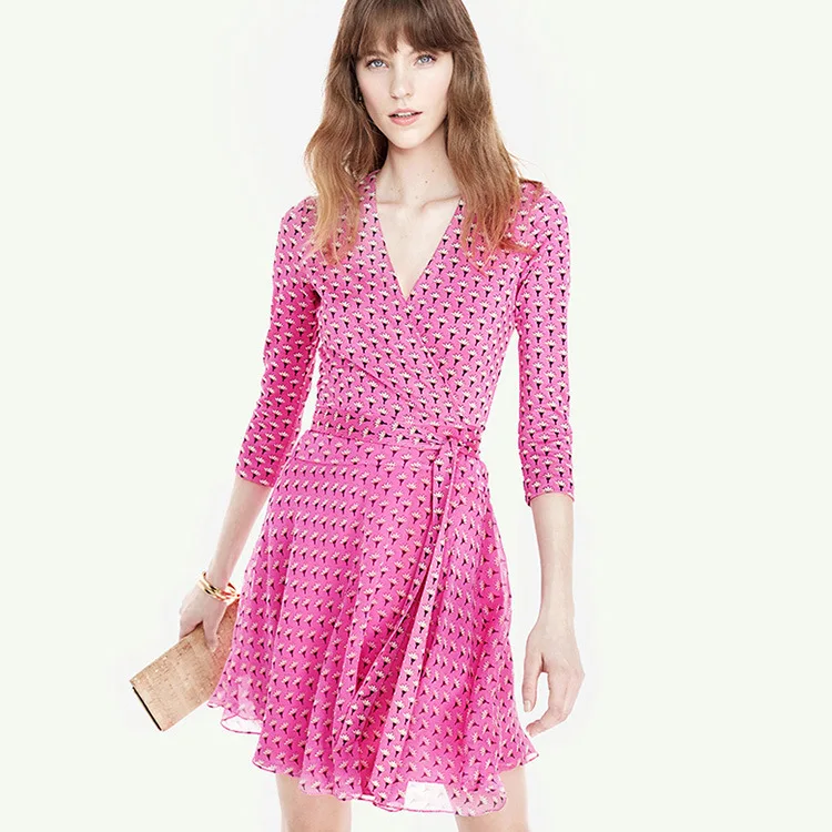 2016 Vestidos European and American Women Plus Size V-neck Pink Daisies Wrapped Body Summer Dress
2016 Vestidos European and American Women Plus Size V-neck Pink Daisies Wrapped Body Summer Dress