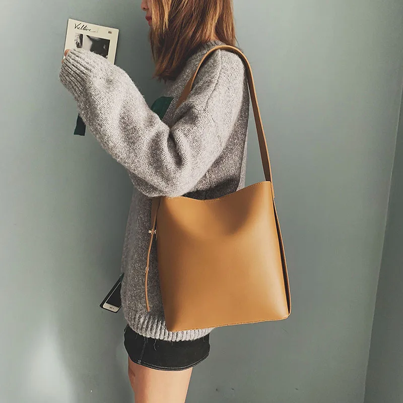 Women Hangbags New Style Vintage Simple Casual Wild Shoulder Crossbody Bags Female Wallet Composite Bag Two-piece Set Bucket Bag
Women Hangbags New Style Vintage Simple Casual Wild Shoulder Crossbody Bags Female Wallet Composite Bag Two-piece Set Bucket Bag