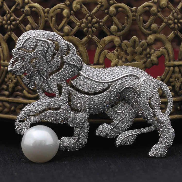 ALW New Vintage Lion Design Inlaid Pearls Brooches For Women And Men Zircon Pin Coat Brooch Fashion Jewelry 2017
ALW New Vintage Lion Design Inlaid Pearls Brooches For Women And Men Zircon Pin Coat Brooch Fashion Jewelry 2017
