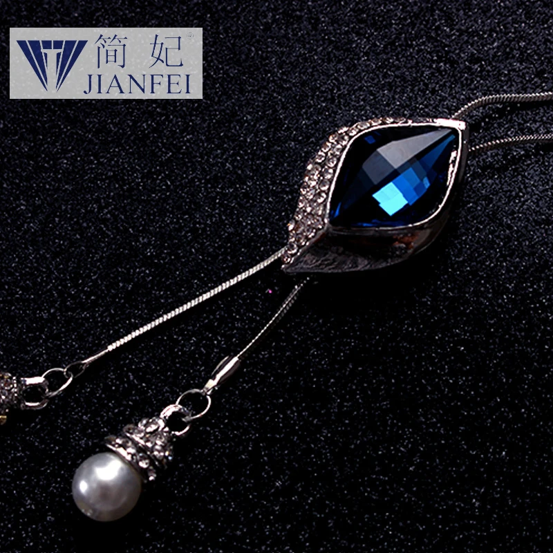 Diamond Sapphire Shape Fashion elegant sweater chain long crystal snow pendant water drop accessories long decoration necklace1
Diamond Sapphire Shape Fashion elegant sweater chain long crystal snow pendant water drop accessories long decoration necklace1