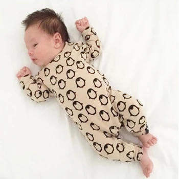 Cartoon Baby Boy Clothes Long Sleeve Penguin Printed Baby Rompers Newborn Cotton Baby Girl Clothing Jumpsuit Infant Clothing
Cartoon Baby Boy Clothes Long Sleeve Penguin Printed Baby Rompers Newborn Cotton Baby Girl Clothing Jumpsuit Infant Clothing
