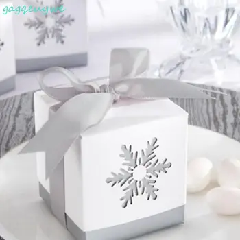 100pcs 2018 new creative laser hollowed snowflake candy box European silver candy bag Wedding Supplies size 6X 6X 6cm
100pcs 2018 new creative laser hollowed snowflake candy box European silver candy bag Wedding Supplies size 6X 6X 6cm