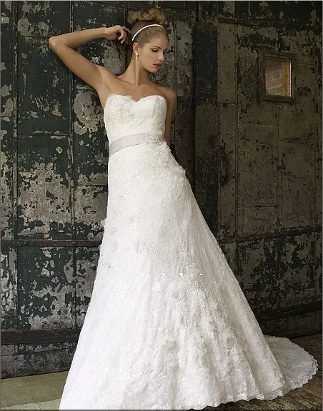 2016 vera all robe de mariage over lace A-line features handmade rosettes sash bridal gown wedding dresses china free shipping
2016 vera all robe de mariage over lace A-line features handmade rosettes sash bridal gown wedding dresses china free shipping