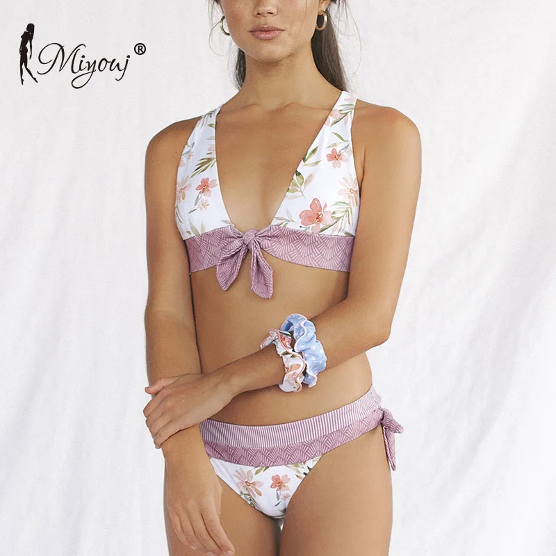Miyouj Floral Biquini Bow Bandage Bikini Feminino Deep V Neck Swimsuit 2019 Bathing Suit Women Swimwear Cross Bandage Bikini Set
Miyouj Floral Biquini Bow Bandage Bikini Feminino Deep V Neck Swimsuit 2019 Bathing Suit Women Swimwear Cross Bandage Bikini Set