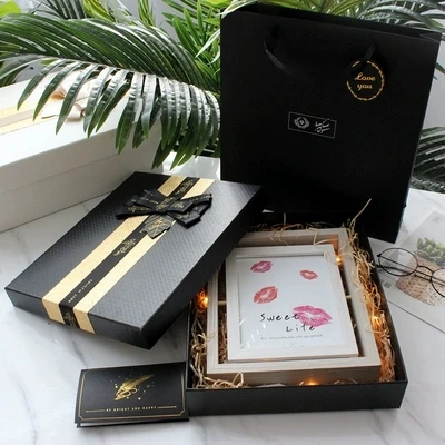 Фото Photo frame gift box with hand large birthday | Дом и сад
