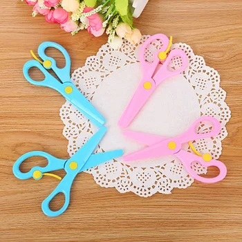 1pcs Candy Color Scissors Novelty Stationery Craft Scissors Cute Student Safety Hand Shear Crafts Kids Kindergarten Supplies 
1pcs Candy Color Scissors Novelty Stationery Craft Scissors Cute Student Safety Hand Shear Crafts Kids Kindergarten Supplies