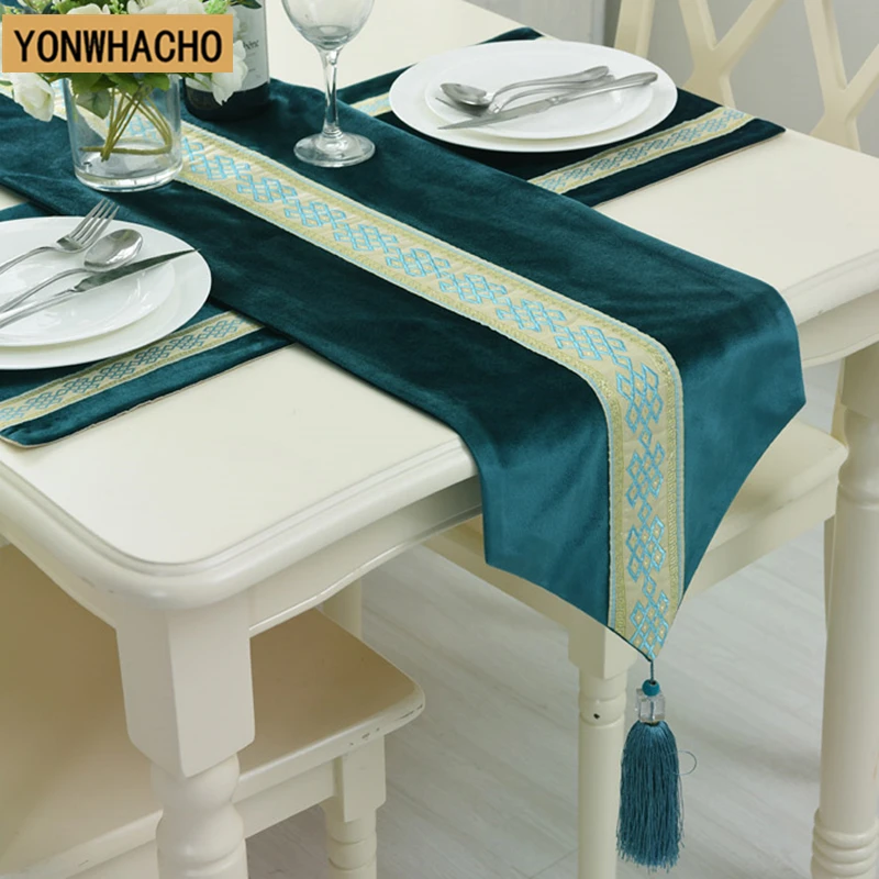 Luxury high quality European blue Italian velvet thick table runner place table mats table linen set N546
Luxury high quality European blue Italian velvet thick table runner place table mats table linen set N546
