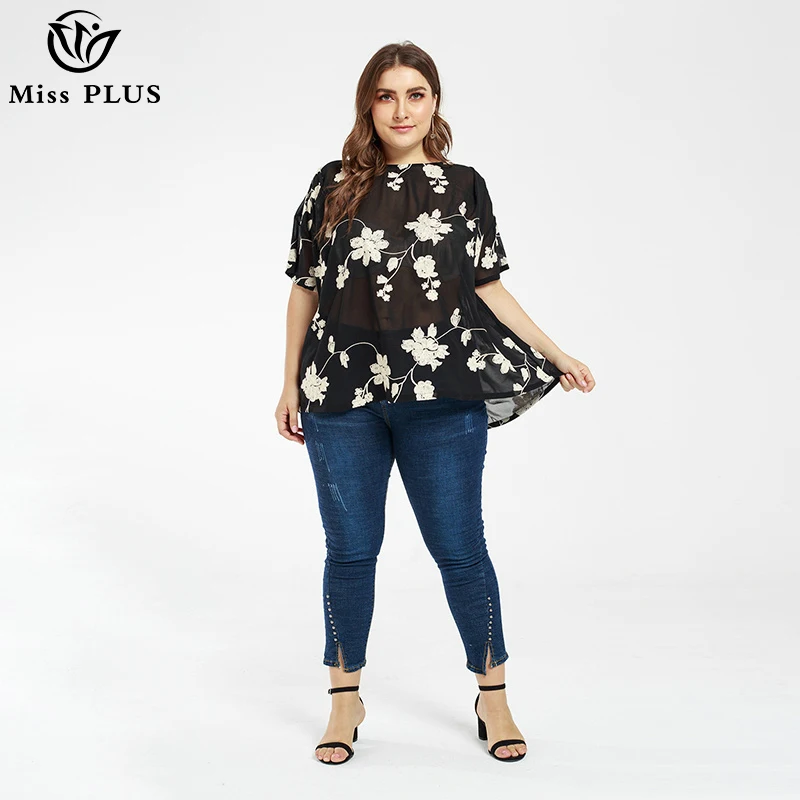 2019 chiffon blouse plus size ladies tops woman clothes with flower embroidery office ladies sheer top short sleeve summer shirt
2019 chiffon blouse plus size ladies tops woman clothes with flower embroidery office ladies sheer top short sleeve summer shirt