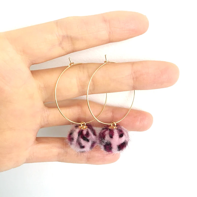 TDQUEEN Gold Hoop Earrings For Women Leopard Plush Beads Pendants Pompom Ear Jewelry Korean Style Big Circle Round Earring Femme
TDQUEEN Gold Hoop Earrings For Women Leopard Plush Beads Pendants Pompom Ear Jewelry Korean Style Big Circle Round Earring Femme