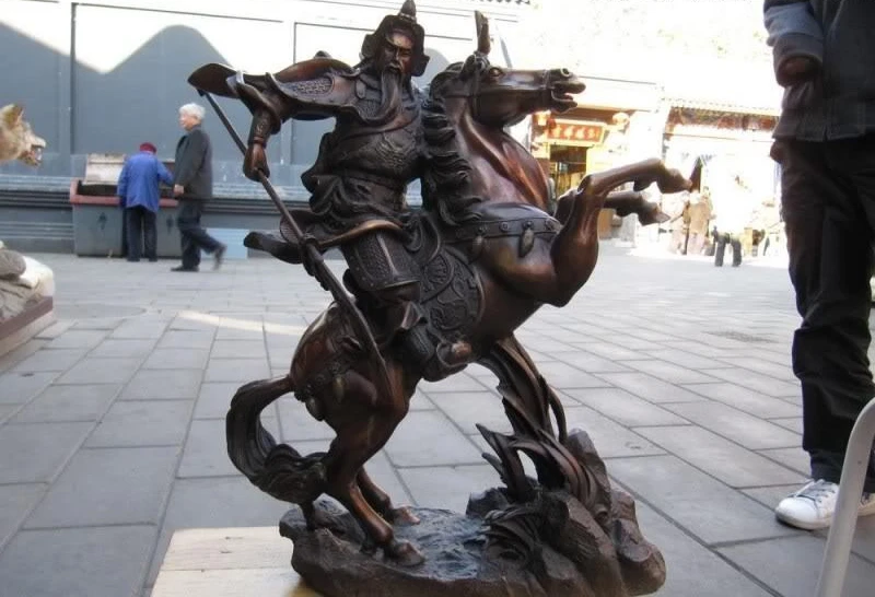 18.5"Chinese Red bronze martial Dragon Guan Gong on Horse Guan Yu warrior statue 2018
18.5"Chinese Red bronze martial Dragon Guan Gong on Horse Guan Yu warrior statue 2018