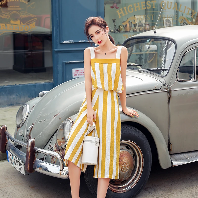 Make summer French yellow straps suits female striped show thin loose tall waist wide-legged pants two-piece outfit
Make summer French yellow straps suits female striped show thin loose tall waist wide-legged pants two-piece outfit