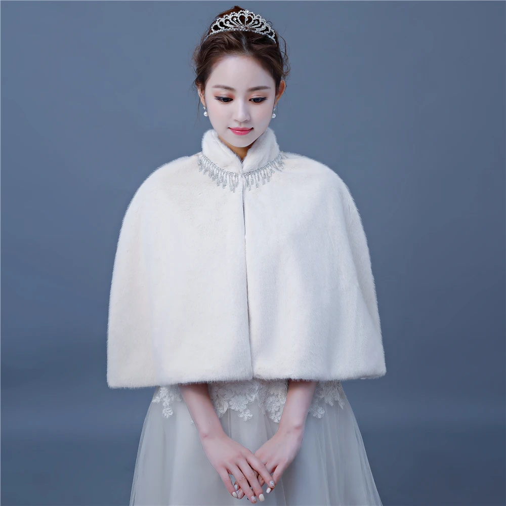 Elegance Bridal Wedding Wrap Shawl Faux Fur Warm Short Capes Winter Fashion Women Cloak Accessories for Evening Party Handmade
Elegance Bridal Wedding Wrap Shawl Faux Fur Warm Short Capes Winter Fashion Women Cloak Accessories for Evening Party Handmade
