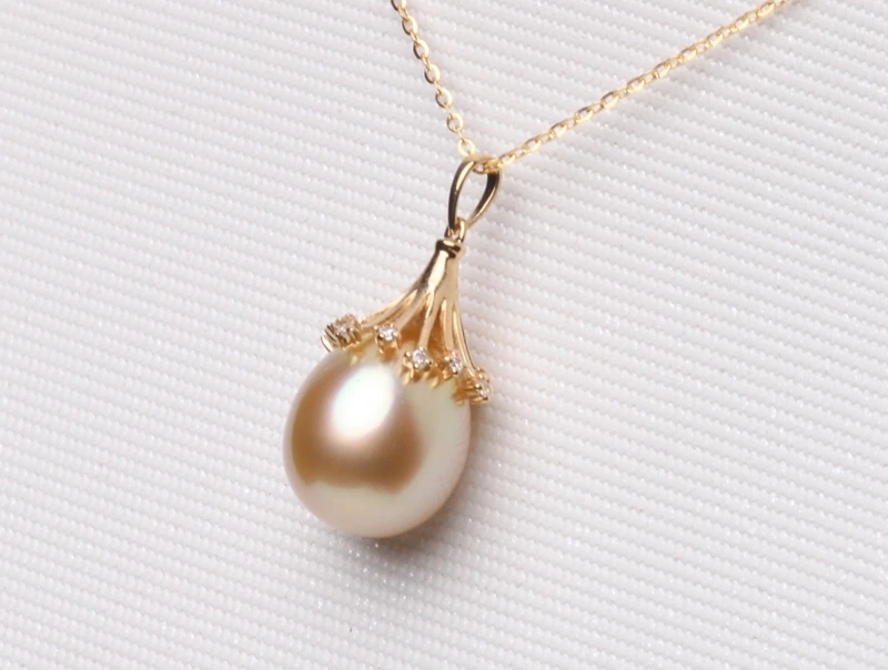 Nanyang 11-12 seawater pearl pendant light gold flawless 18K send gold silver chain with identification certificate
Nanyang 11-12 seawater pearl pendant light gold flawless 18K send gold silver chain with identification certificate