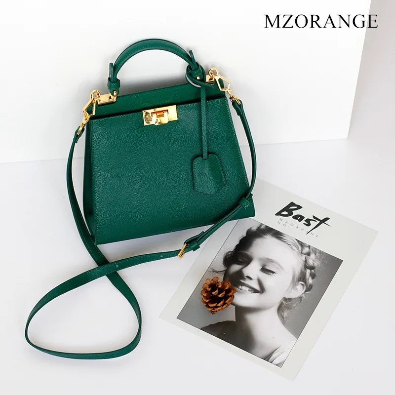 Genuine Leather Women Handbags Casual Tote Fashion Bags Ladies Luxury Lock Design High Quality 2019 Crossbody Bags Shoulder Bag
Genuine Leather Women Handbags Casual Tote Fashion Bags Ladies Luxury Lock Design High Quality 2019 Crossbody Bags Shoulder Bag