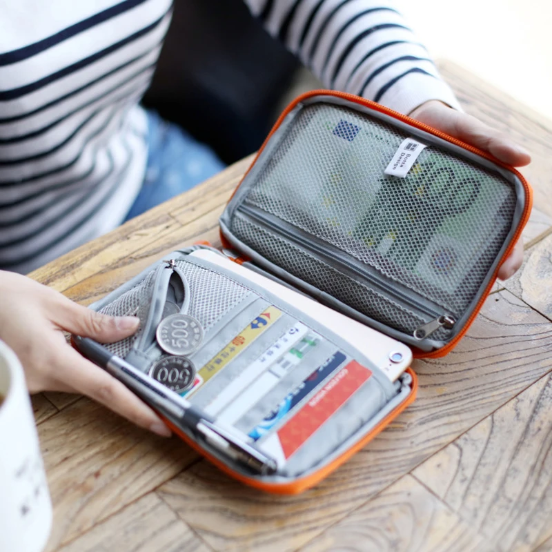 New Waterproof Handy Travel ID Card Wallet Passport Cover Wallet Purse Organizer Bag Credit Card Holder Travel Storage Bag
New Waterproof Handy Travel ID Card Wallet Passport Cover Wallet Purse Organizer Bag Credit Card Holder Travel Storage Bag