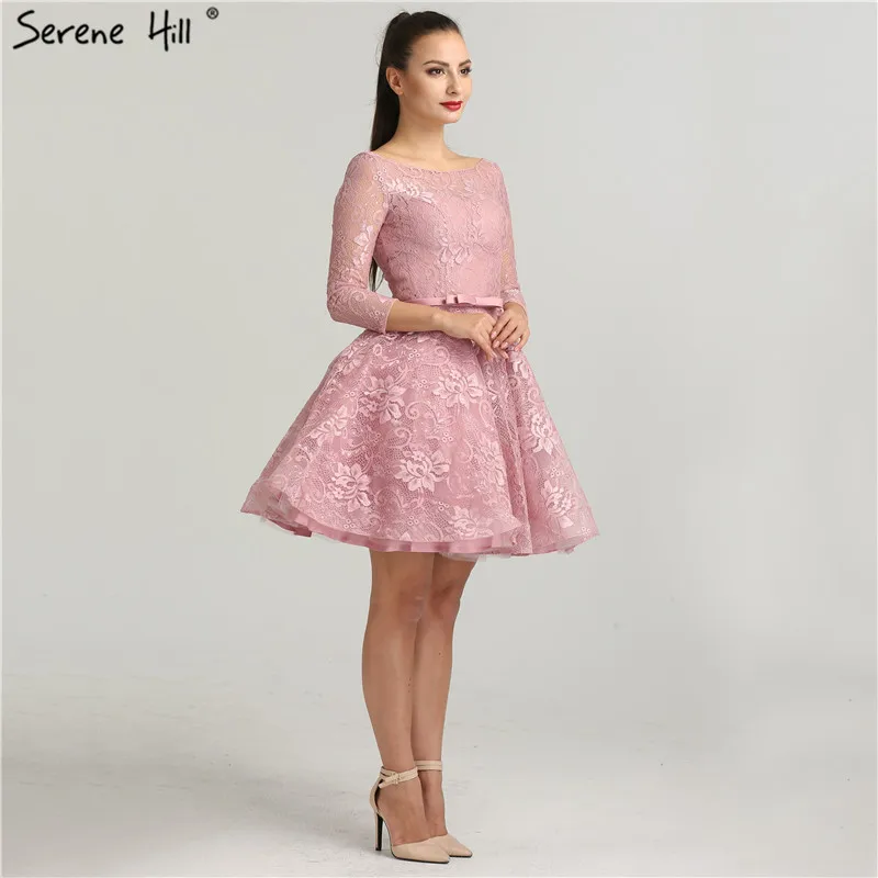 Fashion Lace Simple Sexy Short Evening Dresses Knee-Length Ball Gown Formal Evening Gowns 2019 Serene Hill LA6449
Fashion Lace Simple Sexy Short Evening Dresses Knee-Length Ball Gown Formal Evening Gowns 2019 Serene Hill LA6449