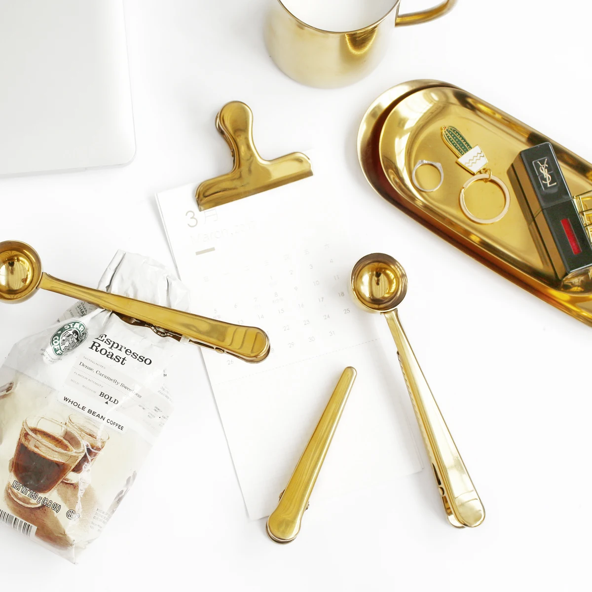 Golden Coffee Tea Measuring Scoop Spoon with Bag Clip Binder Clip Food File Fruit Vegetable Scoops Kitchen Tools
Golden Coffee Tea Measuring Scoop Spoon with Bag Clip Binder Clip Food File Fruit Vegetable Scoops Kitchen Tools