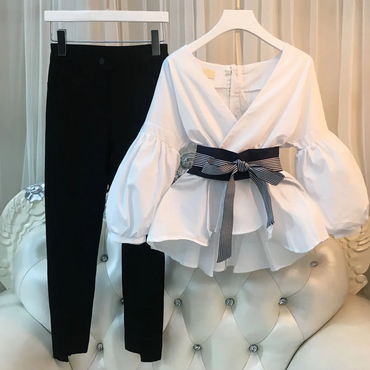 Plus Dimensions For women 2 pcs. Kits Business Suits Women's Pants In Stripe Suit Tops Separation Pencil Pants Suit
Plus Dimensions For women 2 pcs. Kits Business Suits Women's Pants In Stripe Suit Tops Separation Pencil Pants Suit