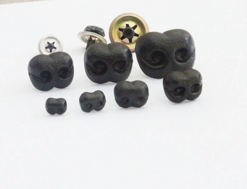 70pcs/lot new 8mm-25mm black color smooth stem plastic toy nose animal nose for diy plush doll findings
70pcs/lot new 8mm-25mm black color smooth stem plastic toy nose animal nose for diy plush doll findings