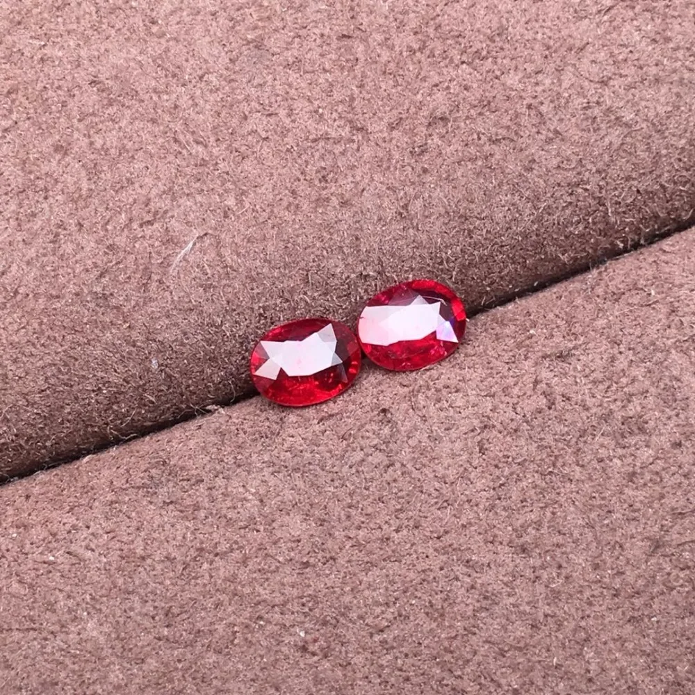 CQT Certificated 0.74ct Unheat Oval Cut Shape Faceted Natural Red Ruby Gems Loose Gemstones Rubi Loose Stones
CQT Certificated 0.74ct Unheat Oval Cut Shape Faceted Natural Red Ruby Gems Loose Gemstones Rubi Loose Stones