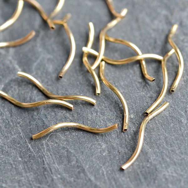 PINJEAS handmade 14k gold filling S-shaped water slender tube pendant for necklace bracelet diy jewelry findings
PINJEAS handmade 14k gold filling S-shaped water slender tube pendant for necklace bracelet diy jewelry findings