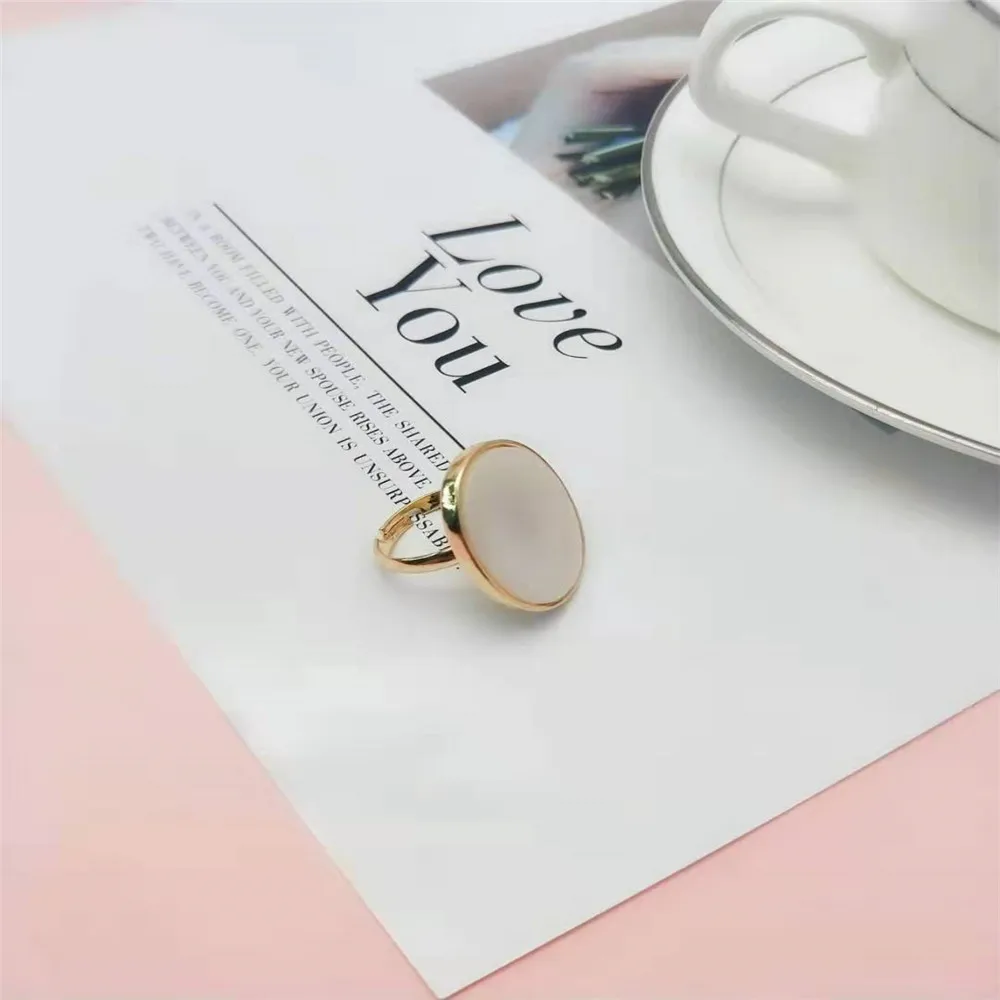 TRENDY WOMEN RINGS GOLD COLOR PLATING GOOD QUALITY OVAL SHELL RING
TRENDY WOMEN RINGS GOLD COLOR PLATING GOOD QUALITY OVAL SHELL RING