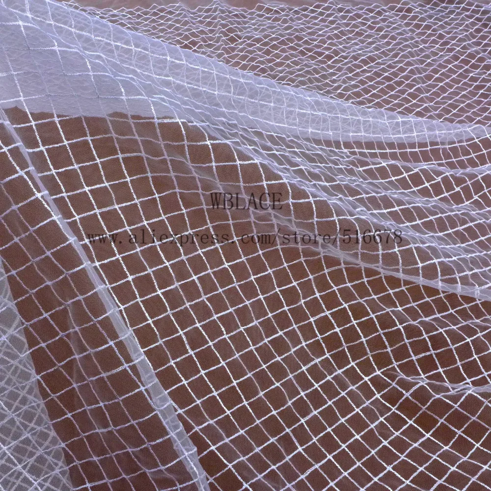 5yards/lot New fashion high end off white mesh lace fabric wedding dress fabric blackround/lining 130cm
5yards/lot New fashion high end off white mesh lace fabric wedding dress fabric blackround/lining 130cm